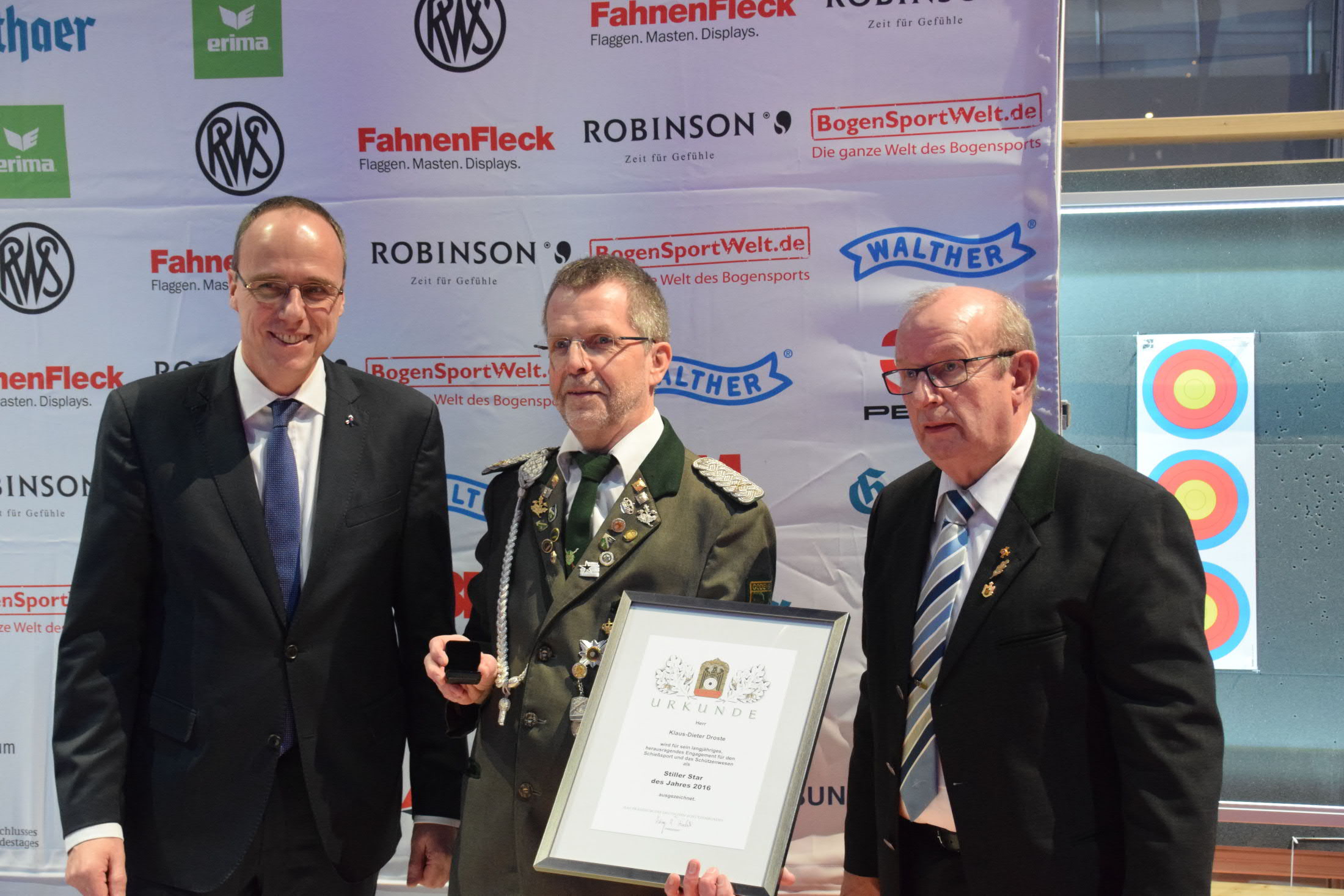 I v.l. hess. innenminister Peter Beuth Klaus Dieter Droste Jonny Otten